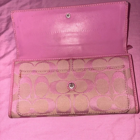 Coach baby pink patent leather Jacquard wallet - Picture 2 of 5